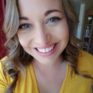 Meet your Posher, Stefanie